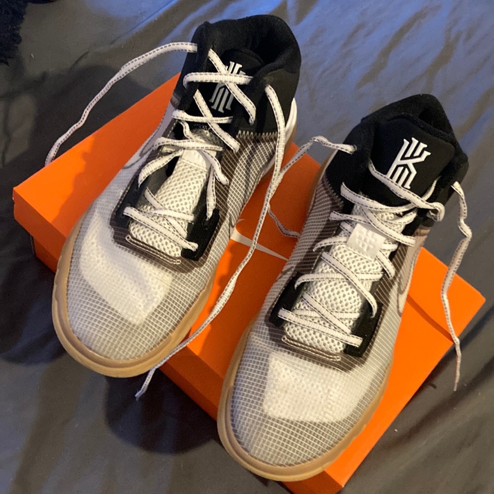 nike basketball shoes